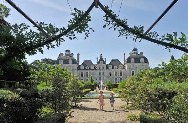 Mobilhome Sous Chalet En Bois A La Ferme Josnes Exterior foto